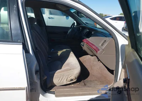 2000 Mercury Grand Marquis Ls z USA, uszkodzony, nr VIN 2MEFM75W2YX736101